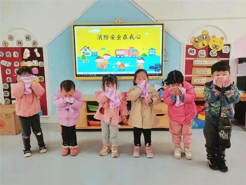 消防演練進幼兒園 萌娃有模有樣學逃生